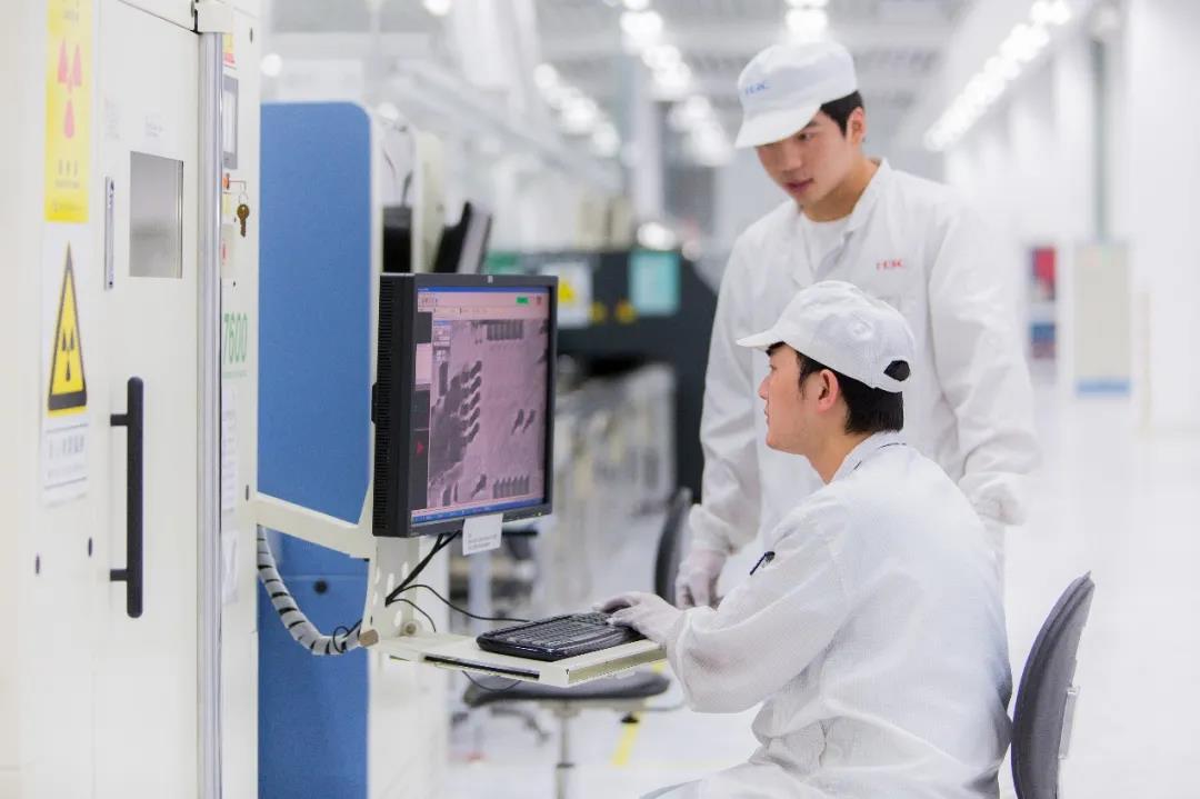 新华三产品实验室.jpg